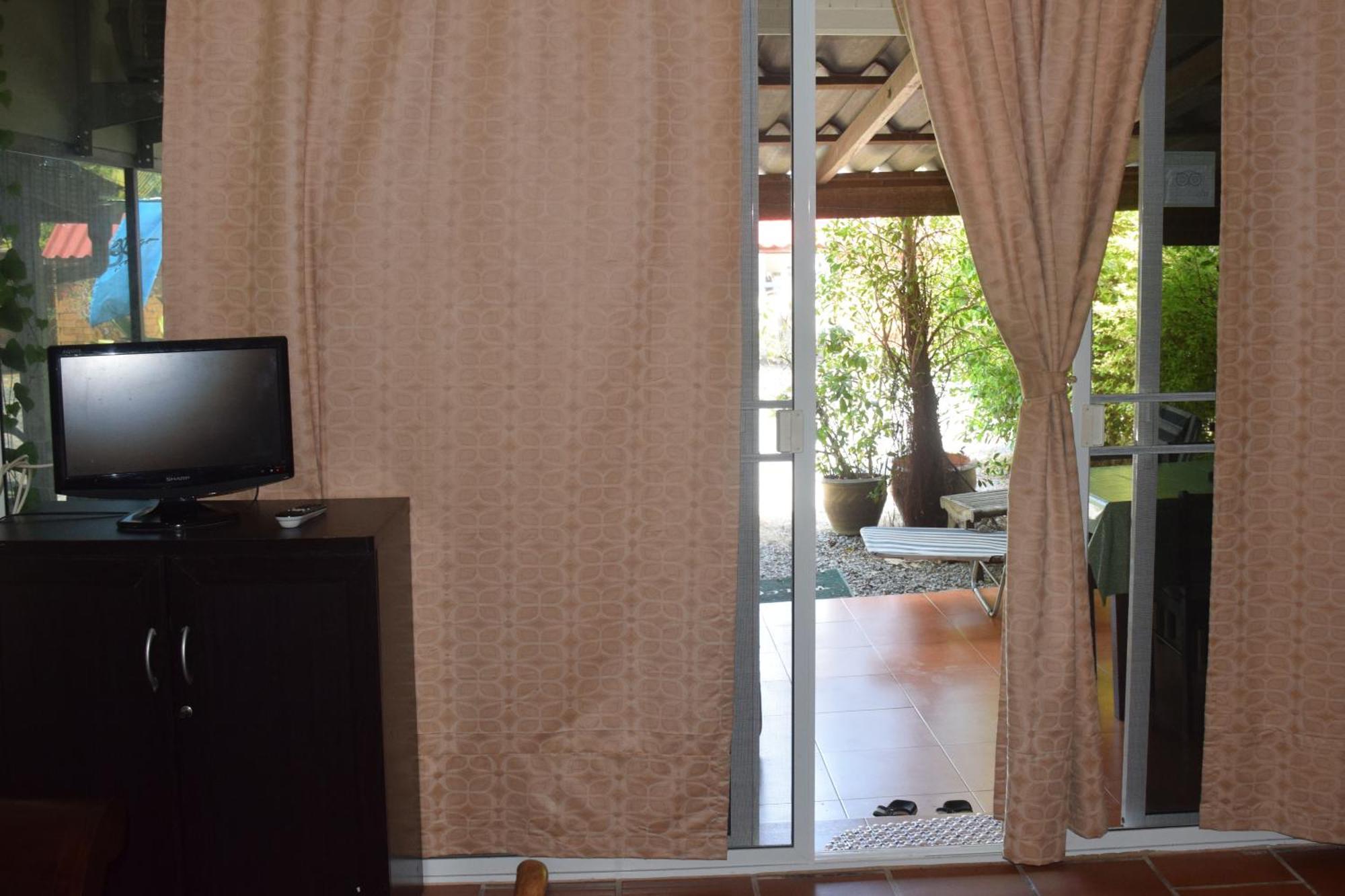 Sanuk Bungalows Rawai Rom bilde